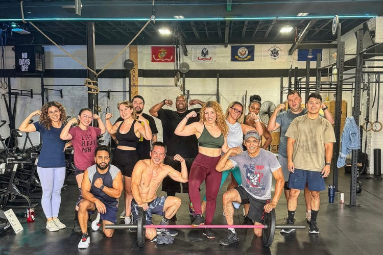 1 MES DE CLASES GRUPALES Y GIMNASIO ABIERTO